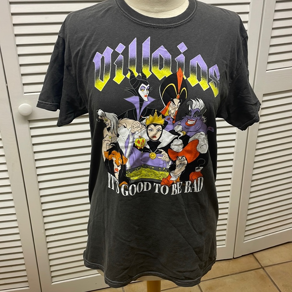 Box Lunch Disney Villains “It’s Good To Be Bad Tee” Size Small
